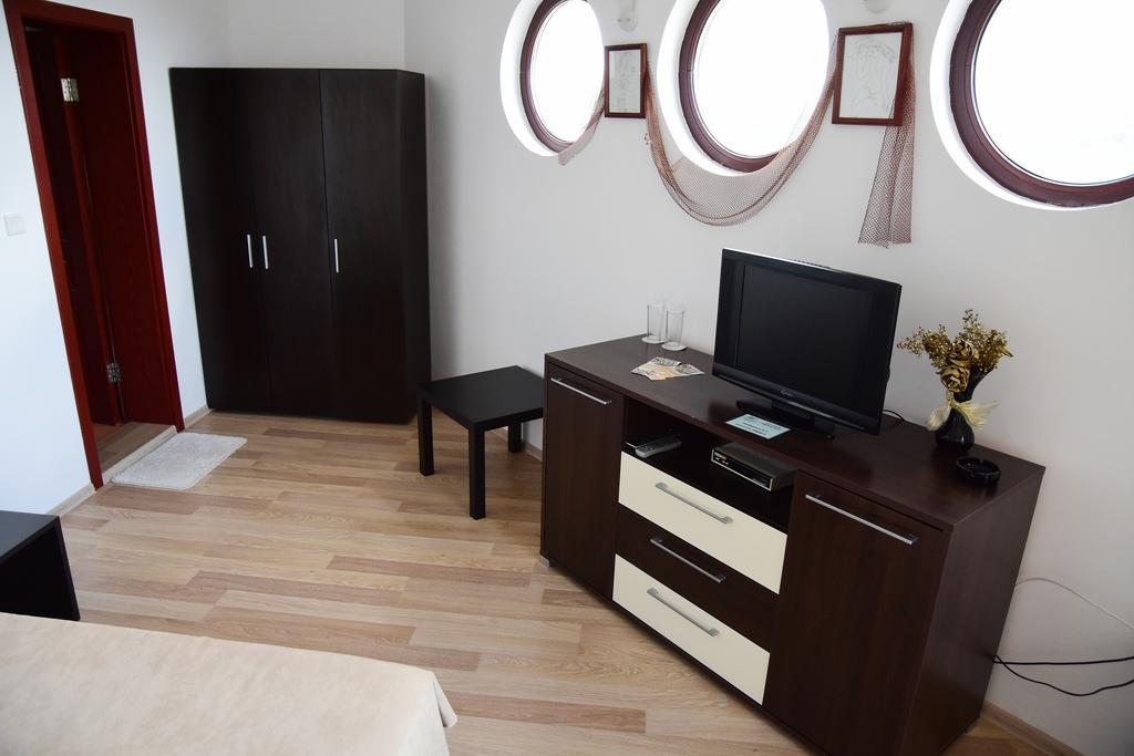 Guest Rooms Sea View Balchik Bagian luar foto