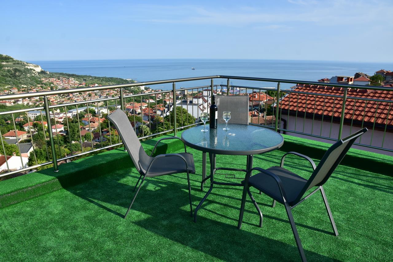 Guest Rooms Sea View Balchik Bagian luar foto
